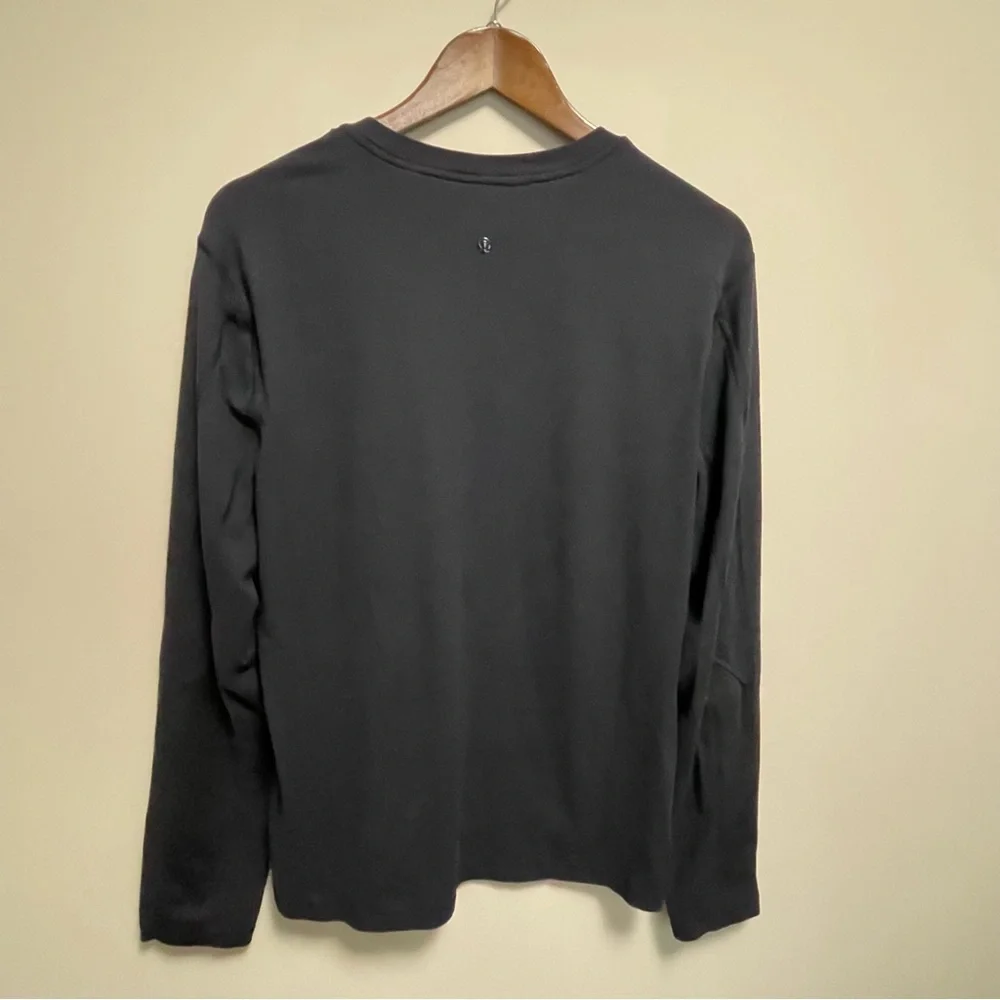 Lululemon Men’s V-neck Long Sleeve T-Shirt - Picture 6 of 9